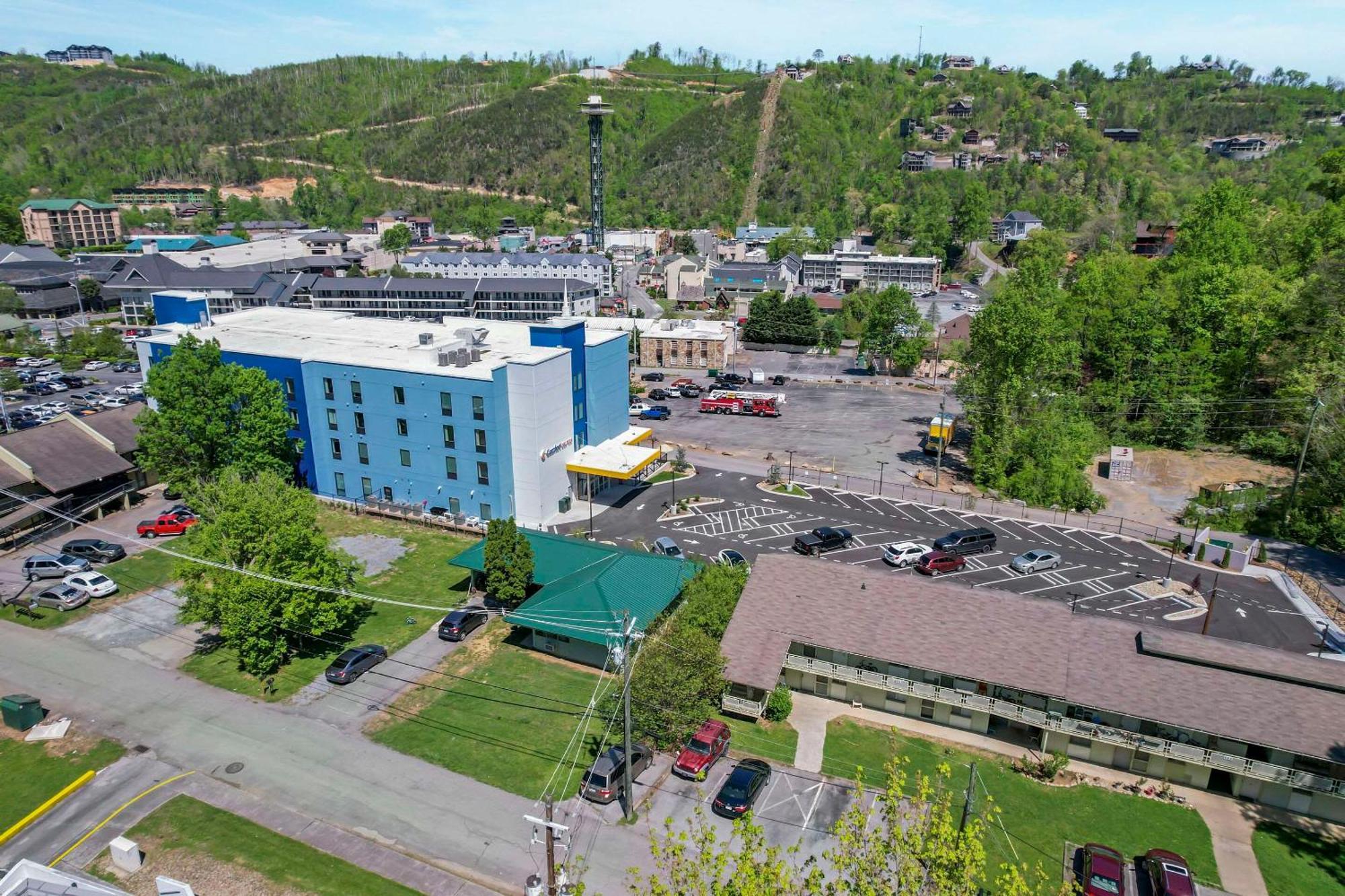 Comfort Suites Gatlinburg Downtown-Convention Center Exterior foto
