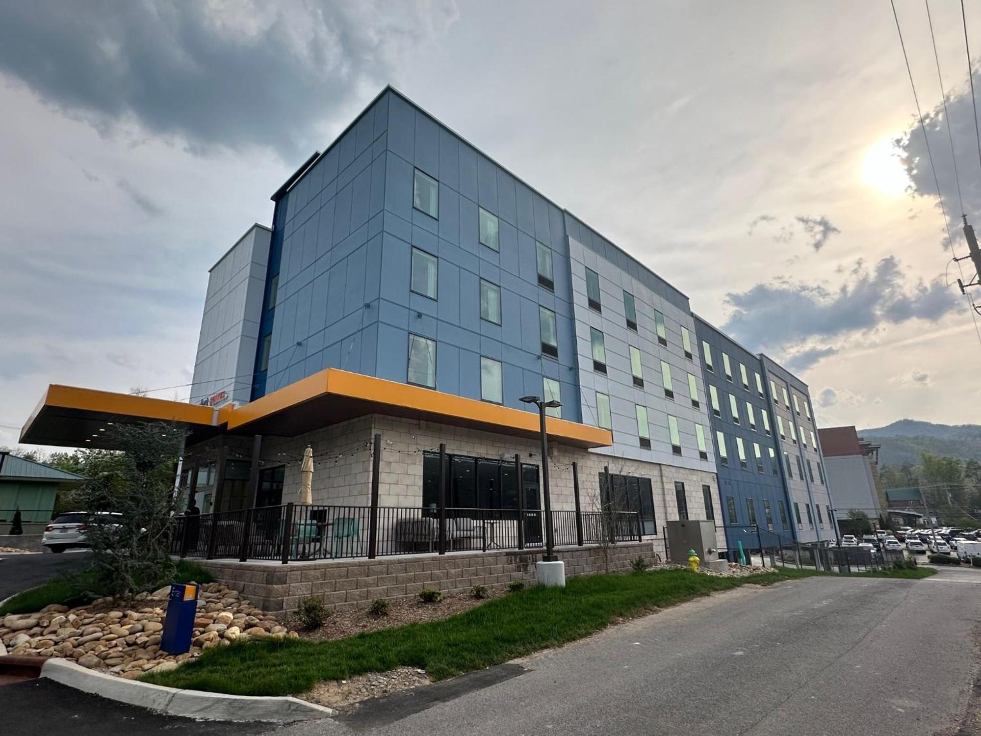 Comfort Suites Gatlinburg Downtown-Convention Center Exterior foto